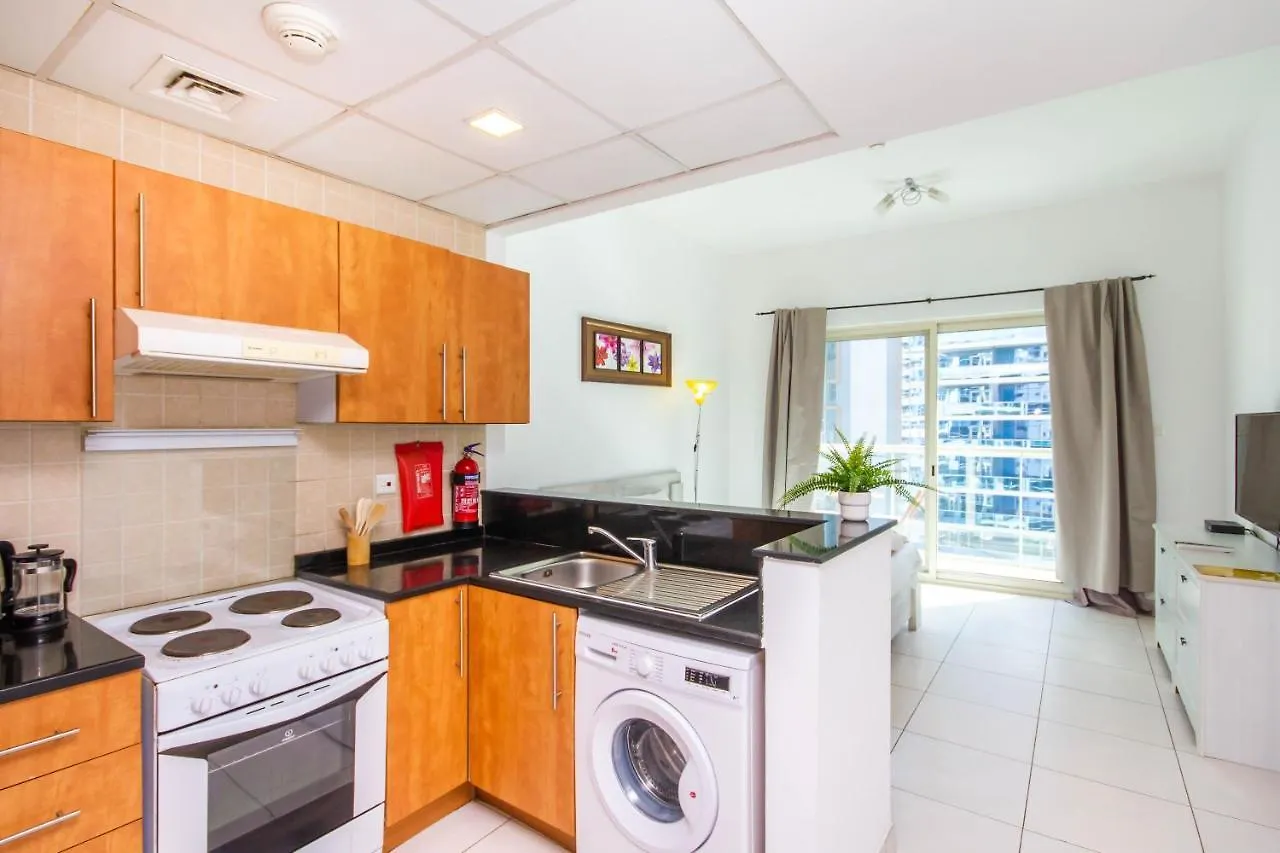 Bespoke Holiday Homes - Studio Apartment With Marina View Dubaj
