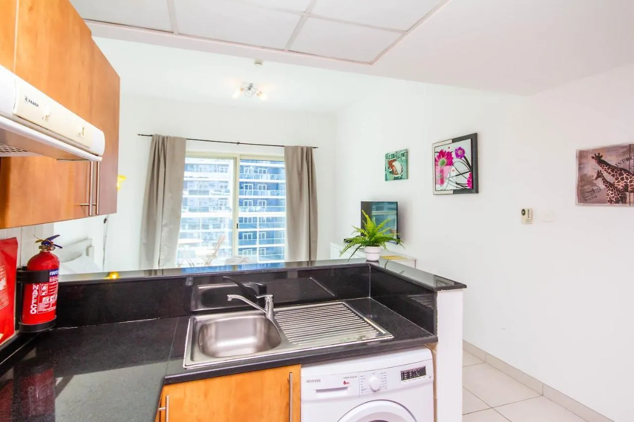 Bespoke Holiday Homes - Studio Apartment With Marina View Dubaj